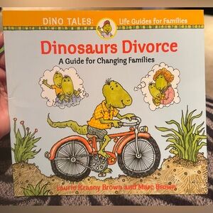 Dinosaurs Divorce: A Guide For Changing Families Paperback Book